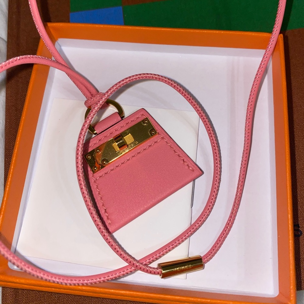 HERMÈS MONPETITKELLY PRINTED PENDANT NECKLACE - Picture 11 of 16